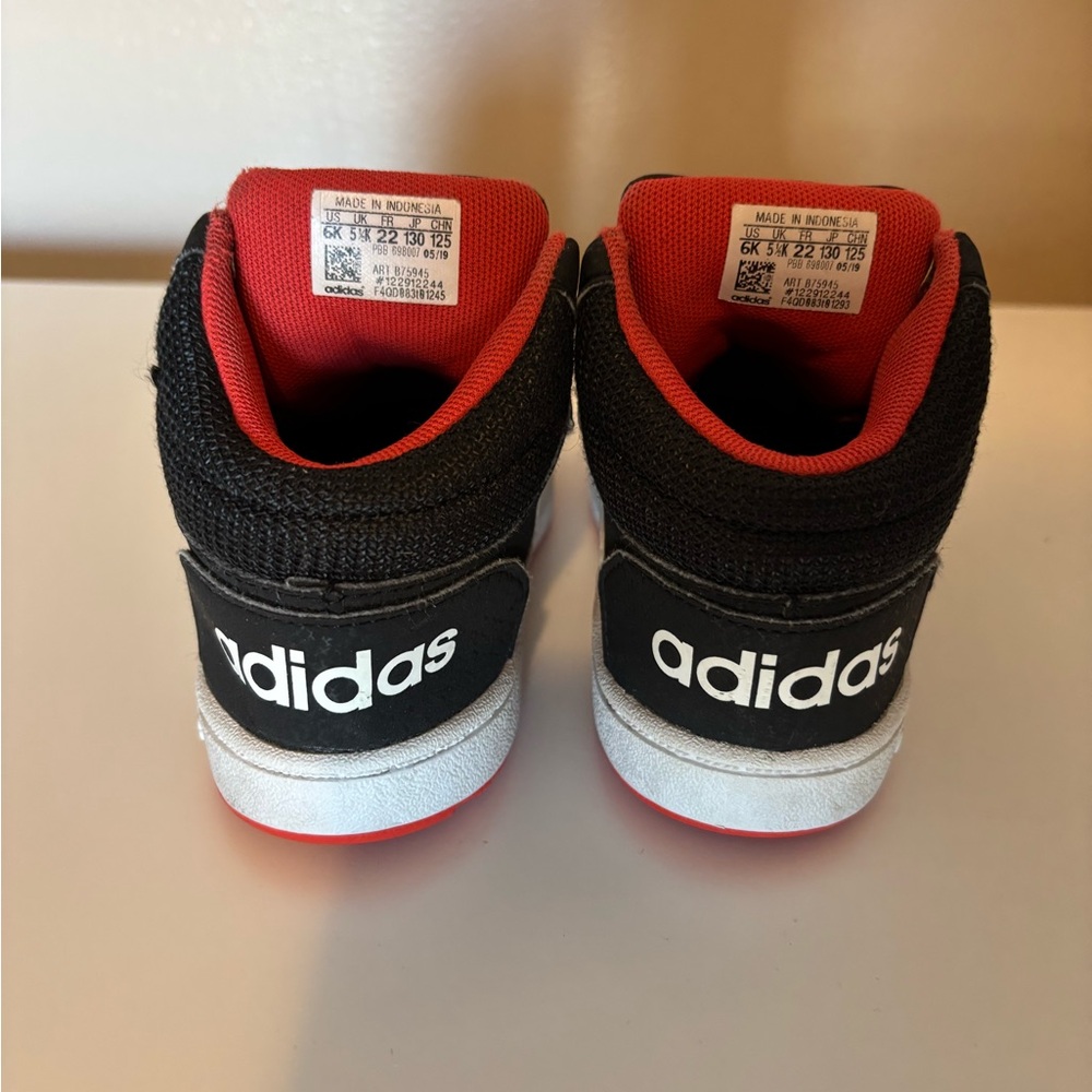 Adidas - Picture 2 of 4